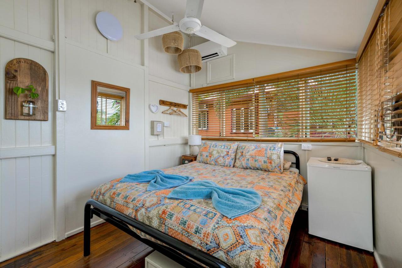 凱恩斯 绿洲旅行者旅舍旅舍 外观 照片 The bedroom of a typical beach hut