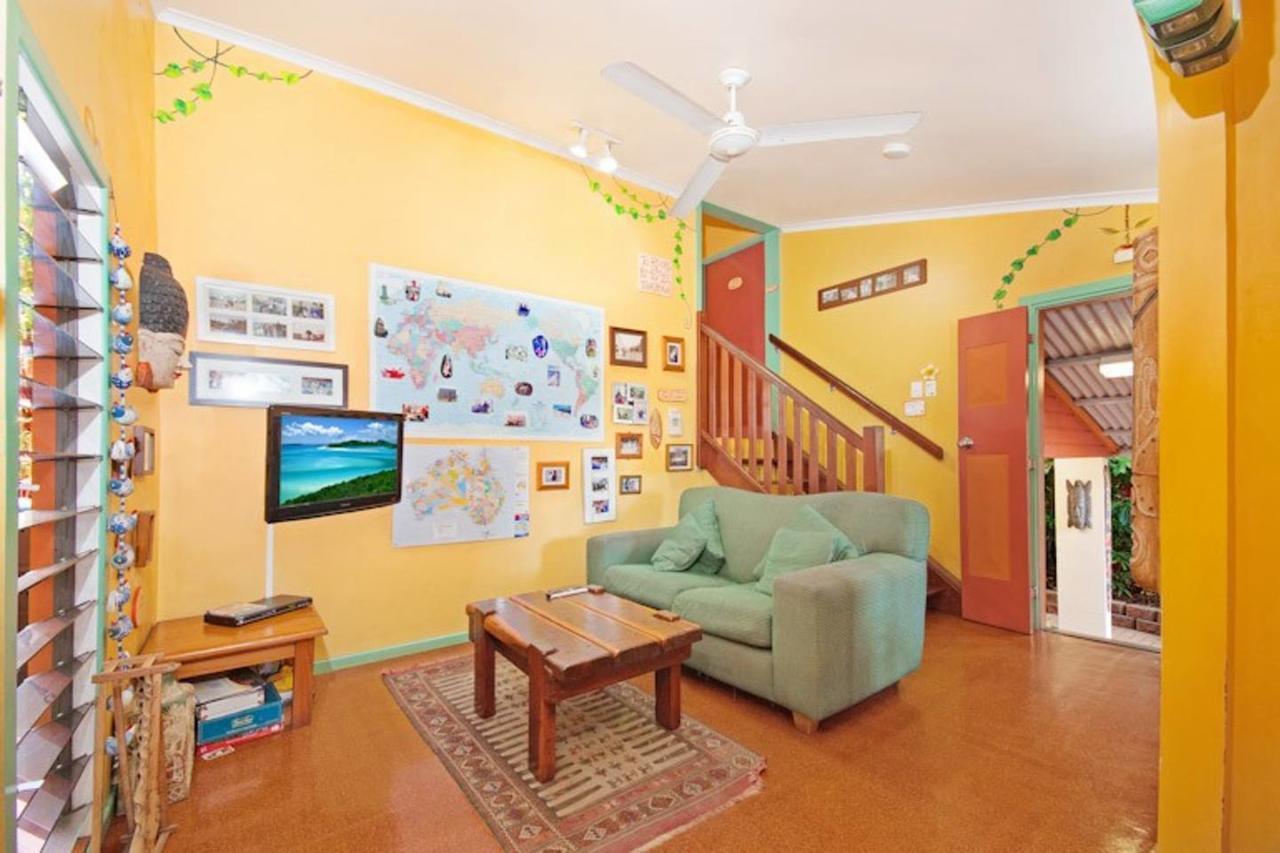 凱恩斯 绿洲旅行者旅舍旅舍 外观 照片 The interior of the hostel