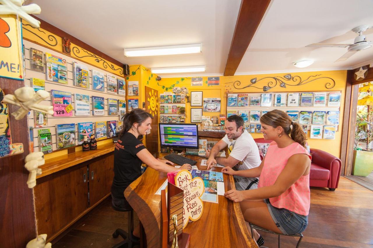 凱恩斯 绿洲旅行者旅舍旅舍 外观 照片 A travel agency in Greece